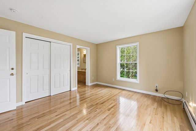 6 White Birch Dr, Worcester, MA 01602