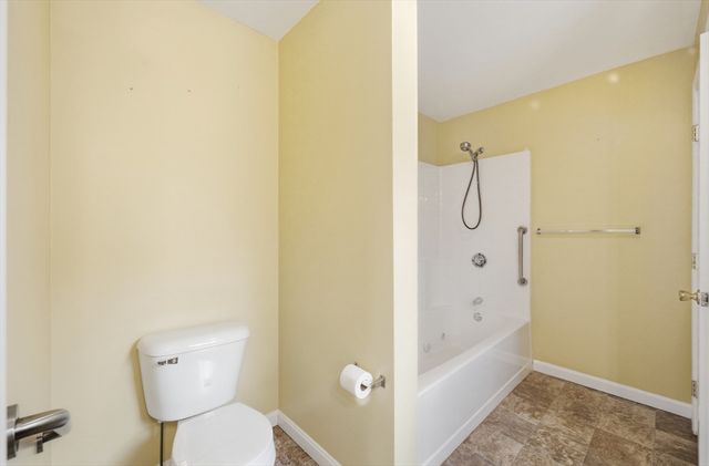 6 White Birch Dr, Worcester, MA 01602