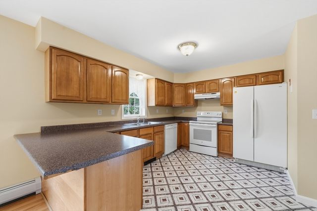 6 White Birch Dr, Worcester, MA 01602
