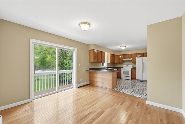 6 White Birch Dr, Worcester, MA 01602