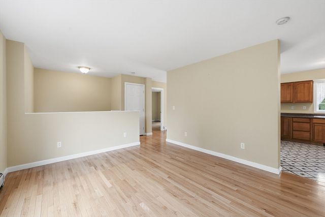 6 White Birch Dr, Worcester, MA 01602
