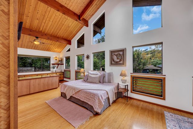 200 Hoopalua Dr, Makawao, HI 96768