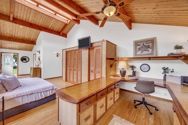 200 Hoopalua Dr, Makawao, HI 96768