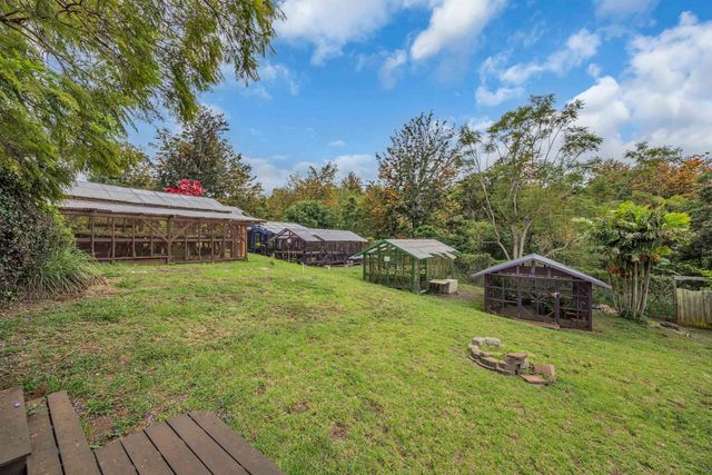 200 Hoopalua Dr, Makawao, HI 96768