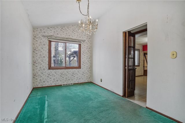 6536 Duneden Avenue, Solon, OH 44139