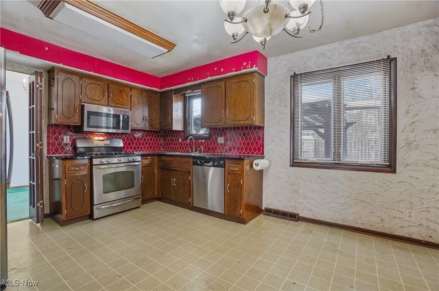 6536 Duneden Avenue, Solon, OH 44139