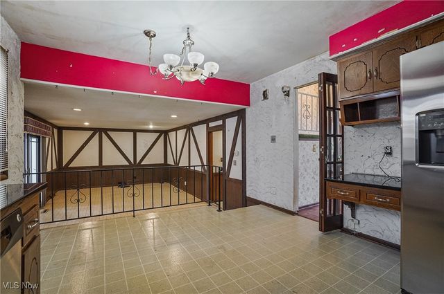 6536 Duneden Avenue, Solon, OH 44139