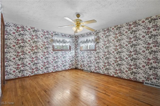 6536 Duneden Avenue, Solon, OH 44139