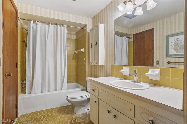 6536 Duneden Avenue, Solon, OH 44139