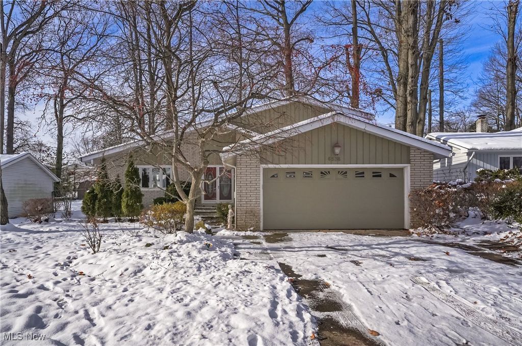 6536 Duneden Avenue, Solon, OH 44139