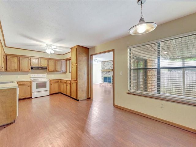 302 Forest Creek Drive, Lufkin, TX 75901