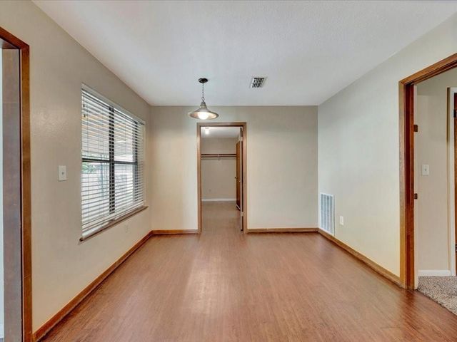 302 Forest Creek Drive, Lufkin, TX 75901
