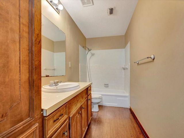 302 Forest Creek Drive, Lufkin, TX 75901