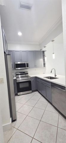 8320 Lagos De Campo Boulevard, Tamarac, FL 33321