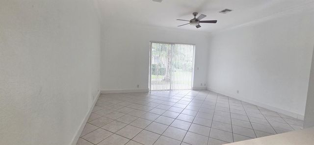 8320 Lagos De Campo Boulevard, Tamarac, FL 33321