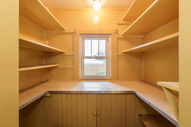 82-1/2 W Silver St, Westfield, MA 01085