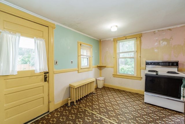 82-1/2 W Silver St, Westfield, MA 01085