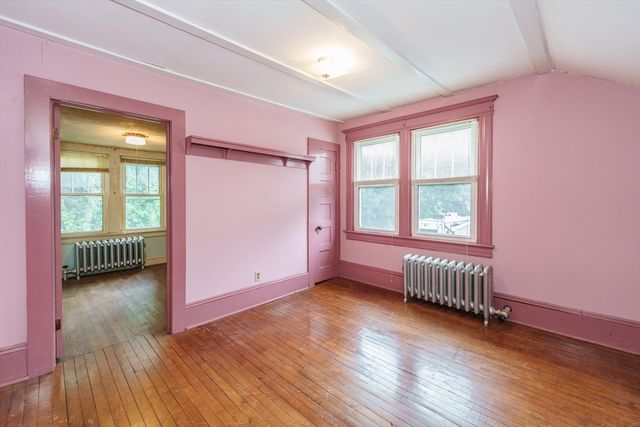 82-1/2 W Silver St, Westfield, MA 01085