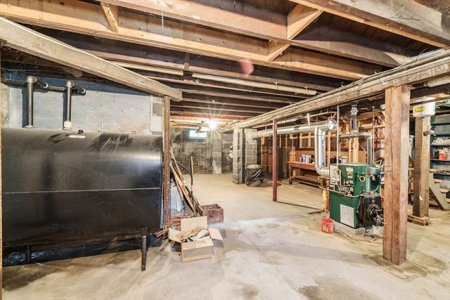 82-1/2 W Silver St, Westfield, MA 01085