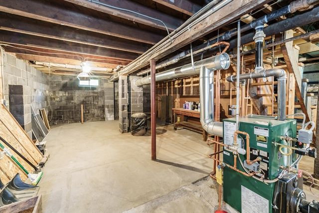 82-1/2 W Silver St, Westfield, MA 01085