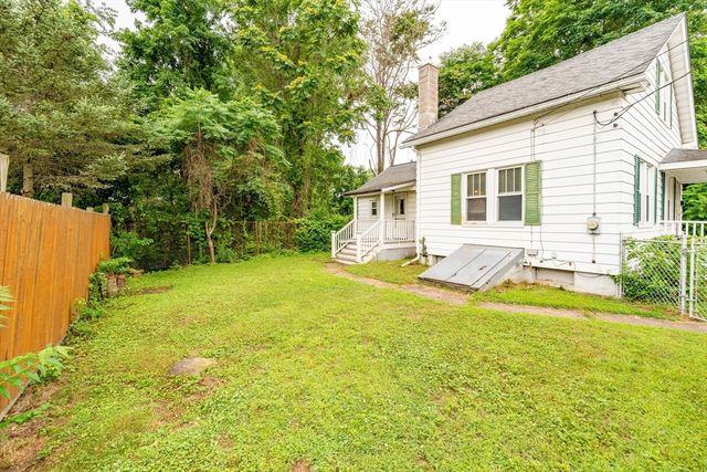 82-1/2 W Silver St, Westfield, MA 01085