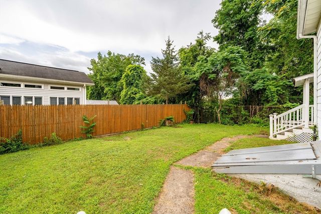 82-1/2 W Silver St, Westfield, MA 01085