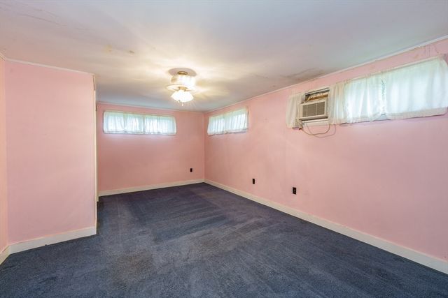 82-1/2 W Silver St, Westfield, MA 01085