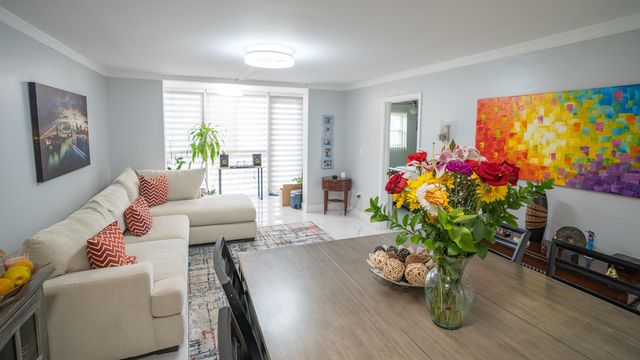 8285 Sunrise Lakes Boulevard 110, Sunrise, FL 33322