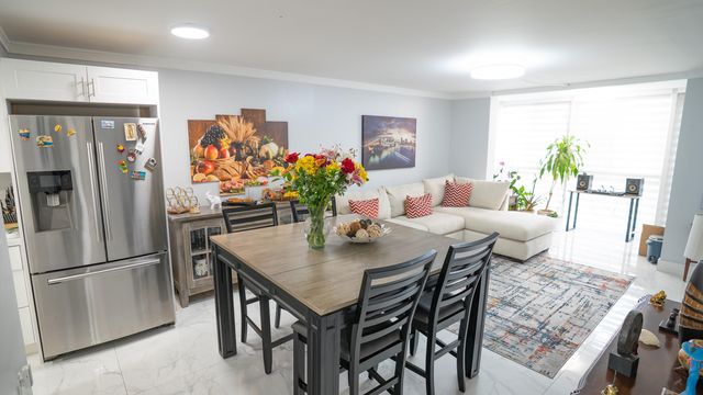 8285 Sunrise Lakes Boulevard 110, Sunrise, FL 33322