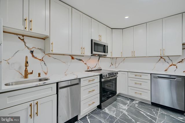 2020 MASTERS DR, Baltimore, MD 21209