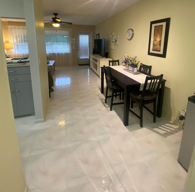369 Windsor P, West Palm Beach, FL 33417