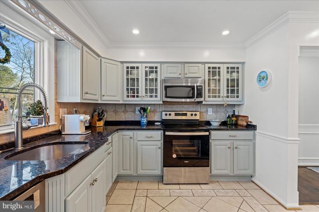 2100 WITTINGTON BLVD, Alexandria, VA 22308