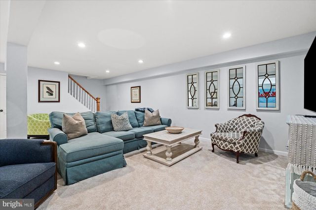 2100 WITTINGTON BLVD, Alexandria, VA 22308