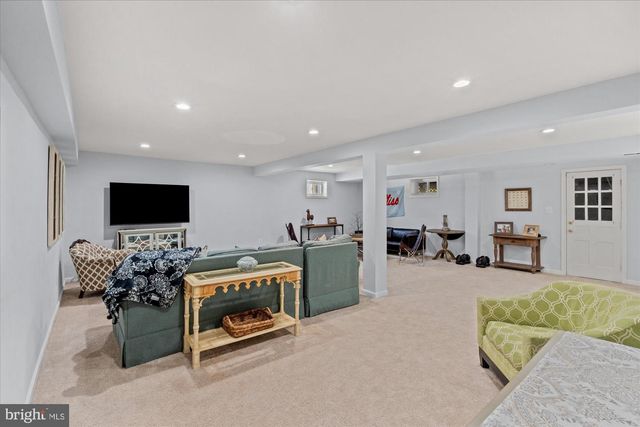 2100 WITTINGTON BLVD, Alexandria, VA 22308