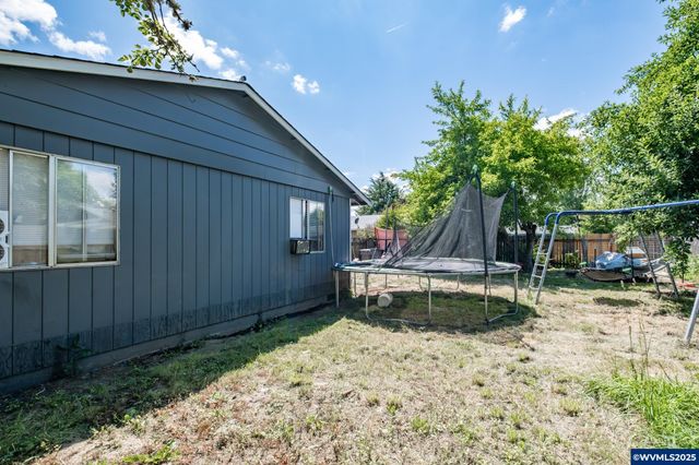 745 Azalea St, Lebanon, OR 97355