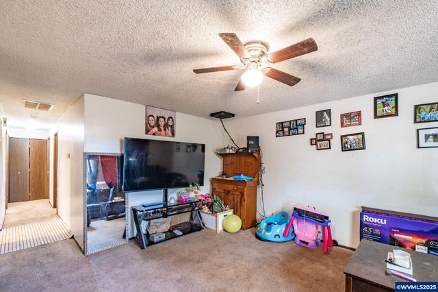 745 Azalea St, Lebanon, OR 97355