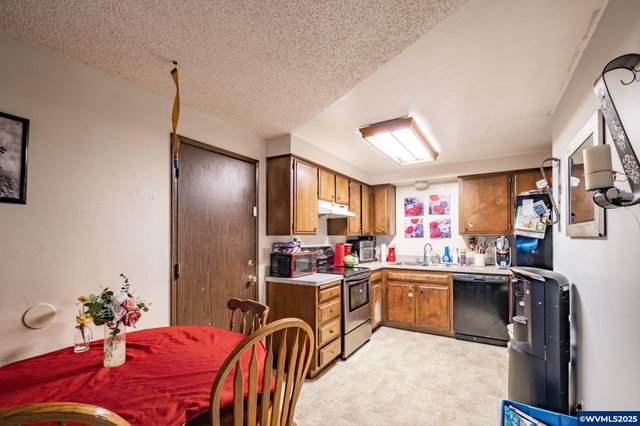 745 Azalea St, Lebanon, OR 97355