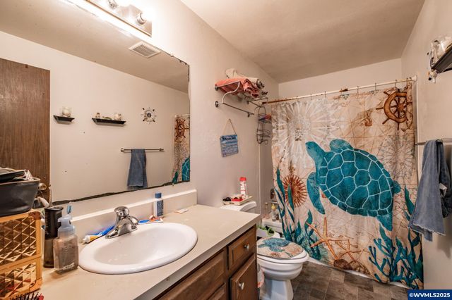 745 Azalea St, Lebanon, OR 97355