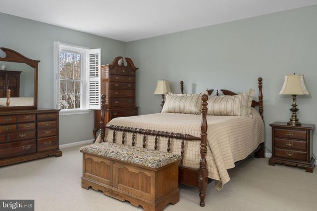 207 OVERCREEK RD, Phoenixville, PA 19460