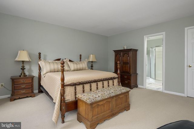 207 OVERCREEK RD, Phoenixville, PA 19460