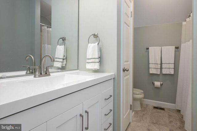 207 OVERCREEK RD, Phoenixville, PA 19460