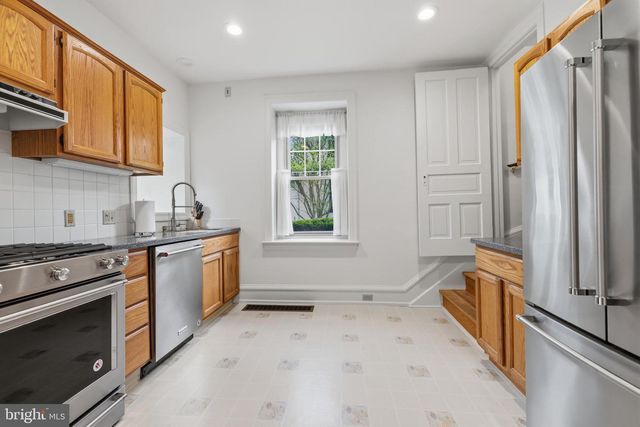 245 MATHER RD, Jenkintown, PA 19046