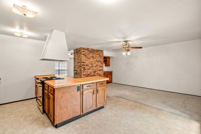 643 Randa Lane, Desoto, TX 75115