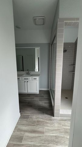 975 Lars Trek Trail, Conroe, TX 77304