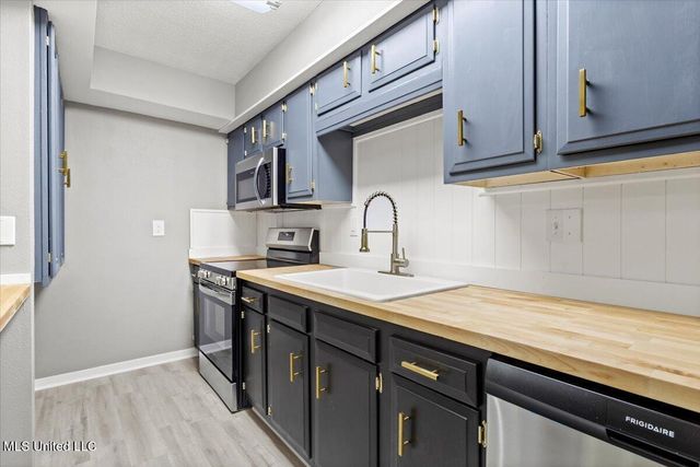 2501 Gulf Avenue, 18, Gulfport, MS 39501