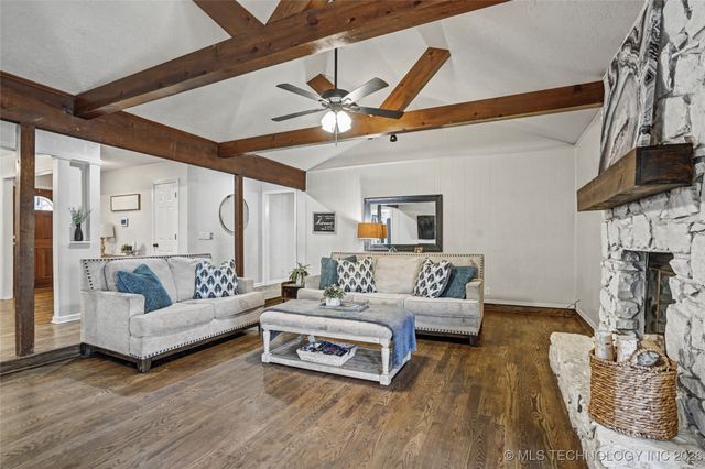 8319 E 107th Place S, Tulsa, OK 74133