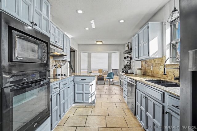 8319 E 107th Place S, Tulsa, OK 74133