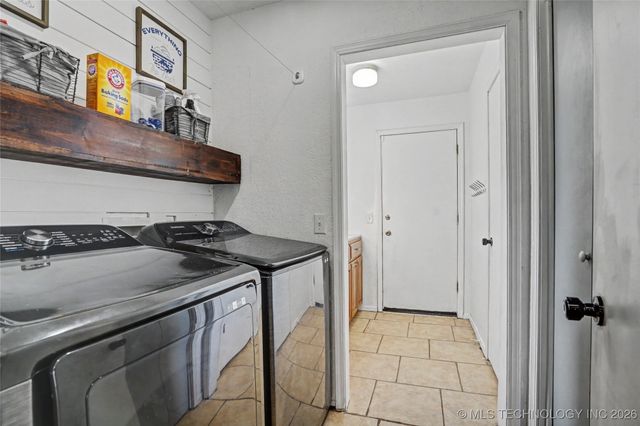 8319 E 107th Place S, Tulsa, OK 74133