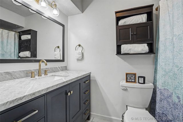 8319 E 107th Place S, Tulsa, OK 74133