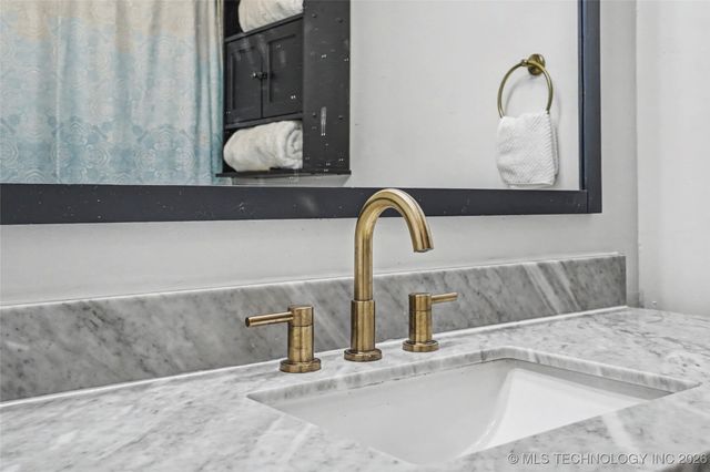 8319 E 107th Place S, Tulsa, OK 74133